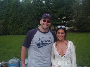 Jamie-Lynn Sigler and Rabbi Jason Miller